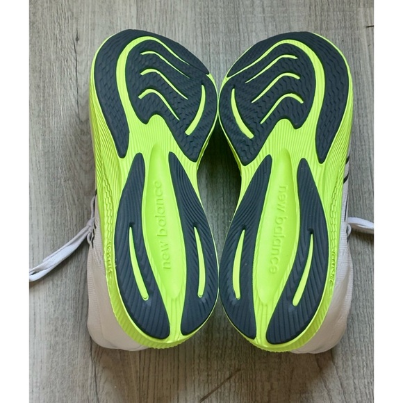 New Balance Dynasoft White and Neon Green Running Shoes-Sneakers- Size 9 - Picture 7 of 9